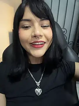 Snapshot of TatiLee chatting on April 2026 03:28:02 PM TatiLee online show from April 2026 03:28:02 PM