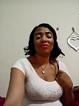 Snapshot of SEXYMOANSXX chatting on May 2026 04:51:02 AM SEXYMOANSXX online show from May 2026 04:51:02 AM