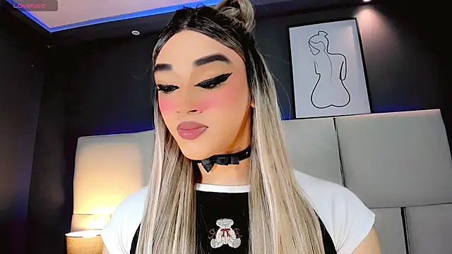 Valeriasmiithh online show from October 2025 08:41:01 PM