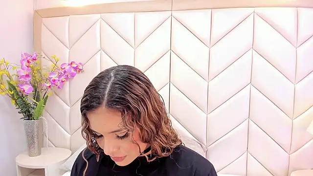 Snapshot of CataRicci chatting on September 2025 11:55:02 AM CataRicci online show from September 2025 11:55:02 AM