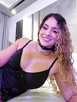 Snapshot of CataRicci chatting on December 2025 03:05:01 PM CataRicci online show from December 2025 03:05:01 PM