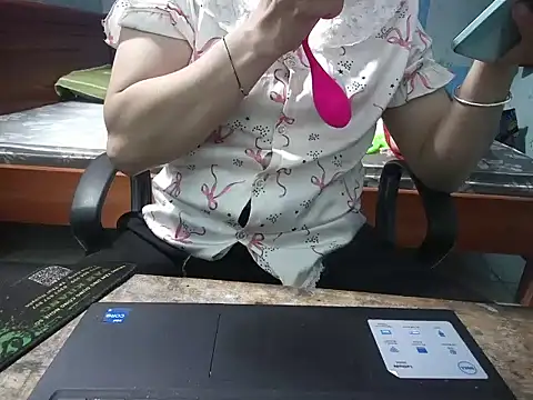 Xue weng online show from May 2026 12:32:01 PM
