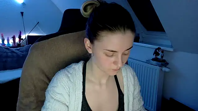 Melly4You online show from April 2026 09:23:02 PM