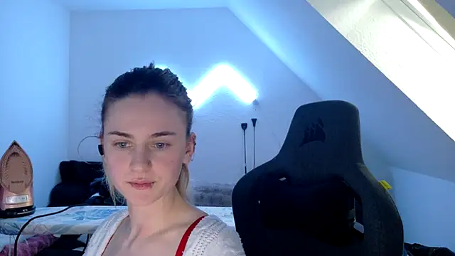 Melly4You online show from May 2026 03:52:02 PM
