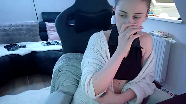 Melly4You online show from May 2026 05:19:01 PM