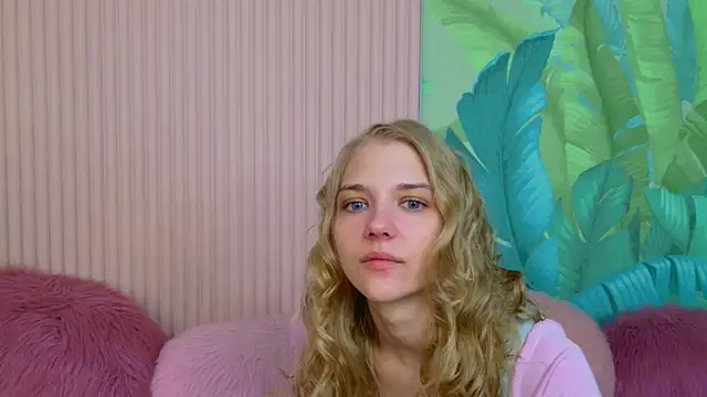 4example Chloe online show from April 2026 05:32:02 AM
