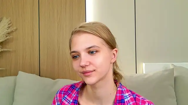 4example Chloe online show from May 2026 05:35:02 AM