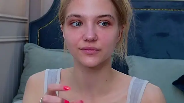 4example Chloe online show from May 2026 05:45:01 AM