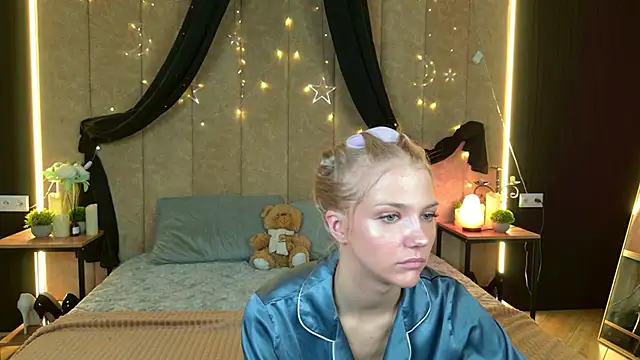 4example Chloe online show from May 2026 05:27:02 AM