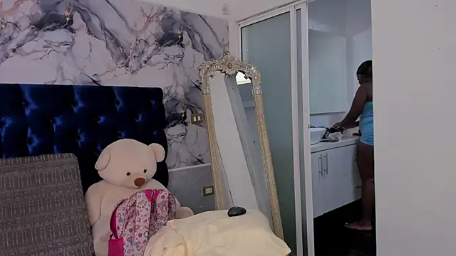 Snapshot of TANISHA_HILL chatting on November 2025 07:37:02 PM TANISHA HILL online show from November 2025 07:37:02 PM