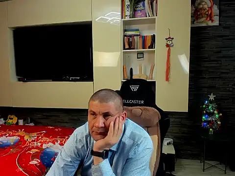 Snapshot of SpartacusDaddy48 chatting on January 2026 06:00:02 PM SpartacusDaddy48 online show from January 2026 06:00:02 PM