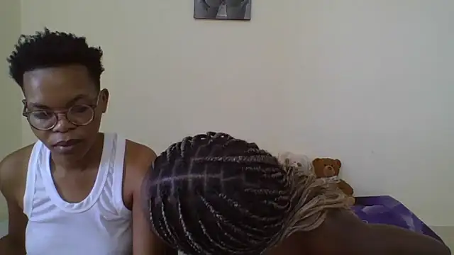 Miss-Hennessy online show from November 2025 11:10:01 AM