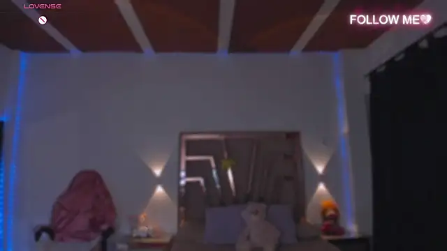 lunaarose online show from December 2025 12:48:01 AM