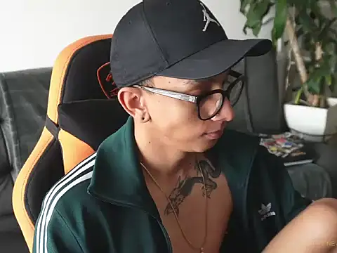 Snapshot of Vbenz28 chatting on January 2026 03:14:02 PM Vbenz28 online show from January 2026 03:14:02 PM