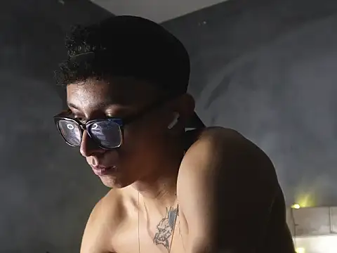 Snapshot of Vbenz28 chatting on February 2026 01:15:01 PM Vbenz28 online show from February 2026 01:15:01 PM