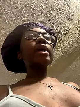 HennessyBaby21 online show from November 2025 08:41:01 AM