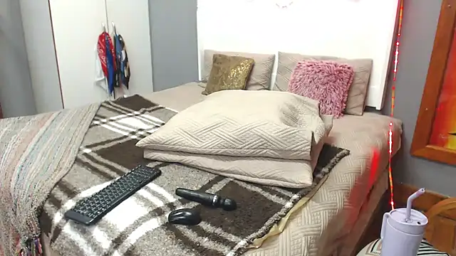 Kay-Tee online show from March 2026 07:36:02 PM