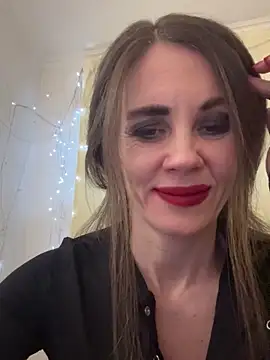 LucieMack online show from December 2025 09:00:01 PM