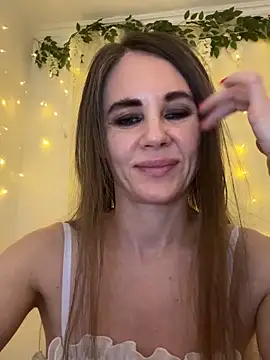 Snapshot of LucieMack chatting on April 2026 07:58:02 PM LucieMack online show from April 2026 07:58:02 PM
