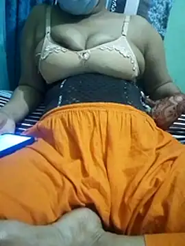 Snapshot of Maria_Mahi chatting on February 2026 12:15:02 PM Maria Mahi online show from February 2026 12:15:02 PM