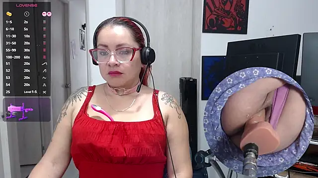 leidydi223 online show from December 2025 02:26:01 PM