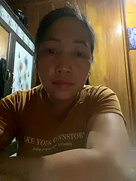 Snapshot of Lai005 chatting on September 2025 09:27:01 PM Lai005 online show from September 2025 09:27:01 PM