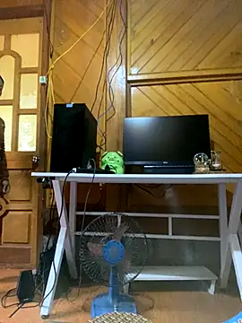 Snapshot of Lai005 chatting on October 2025 04:51:02 AM Lai005 online show from October 2025 04:51:02 AM