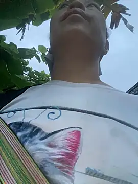 Snapshot of Lai005 chatting on October 2025 10:54:02 PM Lai005 online show from October 2025 10:54:02 PM