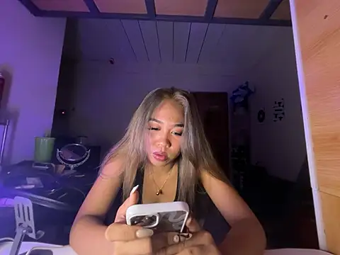 PinayLina18 online show from July 2026 04:00:01 PM
