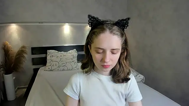 Snapshot of Camilla_Kelly chatting on October 2025 01:03:02 AM Camilla Kelly online show from October 2025 01:03:02 AM