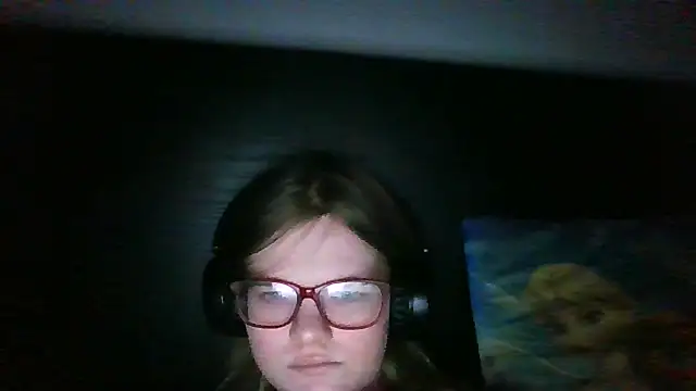 Snapshot of Moonolighta chatting on December 2025 02:56:02 PM Moonolighta online show from December 2025 02:56:02 PM