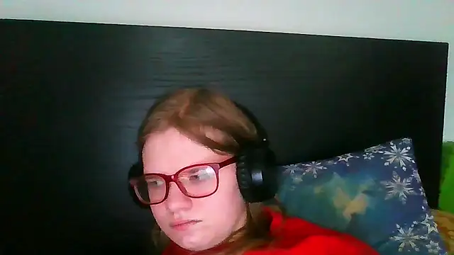 Snapshot of Moonolighta chatting on February 2026 10:01:01 AM Moonolighta online show from February 2026 10:01:01 AM