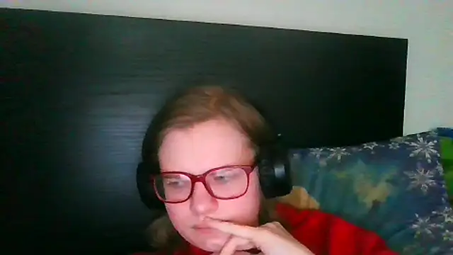 Snapshot of Moonolighta chatting on February 2026 02:04:02 PM Moonolighta online show from February 2026 02:04:02 PM