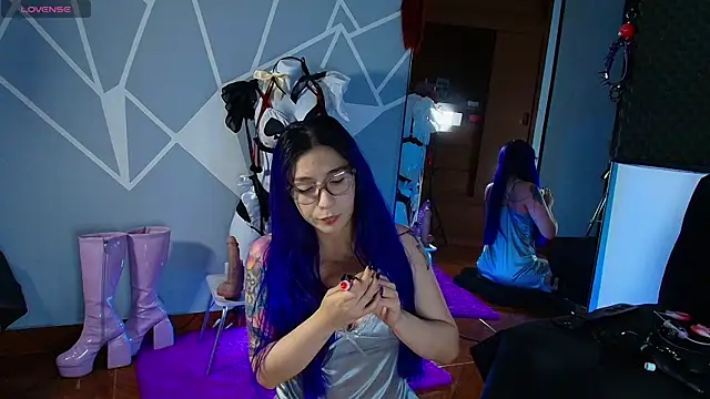 karlamoon23 online show from June 2026 11:36:01 AM