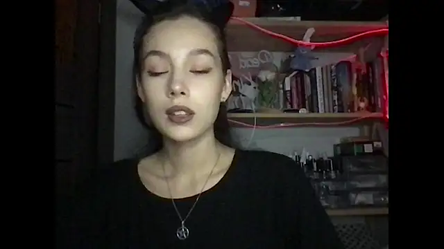 Snapshot of Yuna5343 chatting on September 2025 10:10:02 PM Yuna5343 online show from September 2025 10:10:02 PM