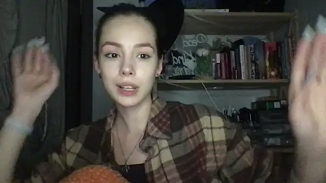 Snapshot of Yuna5343 chatting on September 2025 10:34:01 PM Yuna5343 online show from September 2025 10:34:01 PM