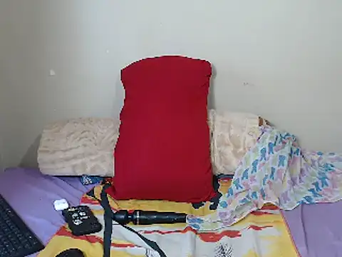 Snapshot of _SweetLips_ chatting on April 2026 01:36:01 PM SweetLips online show from April 2026 01:36:01 PM