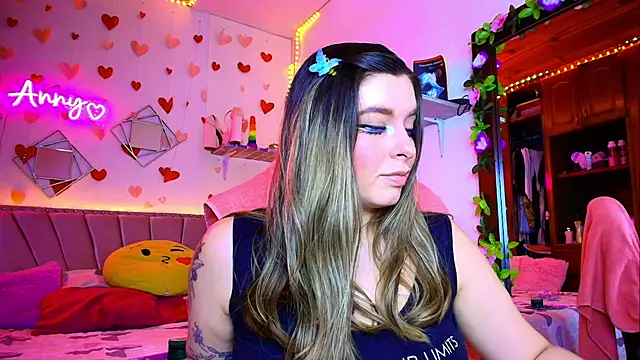 Snapshot of Anny_Hurtado chatting on September 2025 06:28:02 AM Anny Hurtado online show from September 2025 06:28:02 AM