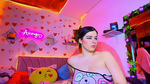 Snapshot of Anny_Hurtado chatting on September 2025 06:19:02 AM Anny Hurtado online show from September 2025 06:19:02 AM