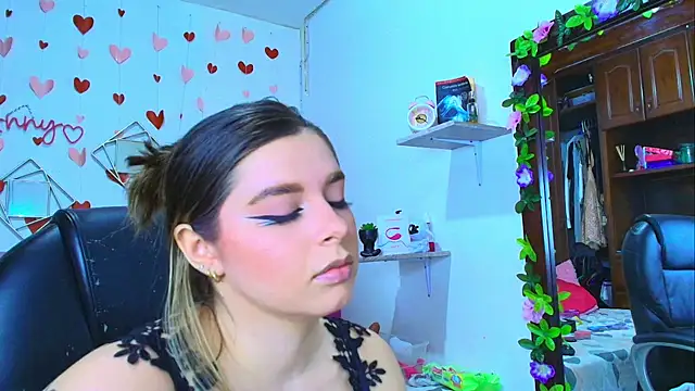 Snapshot of Anny_Hurtado chatting on October 2025 07:41:01 AM Anny Hurtado online show from October 2025 07:41:01 AM