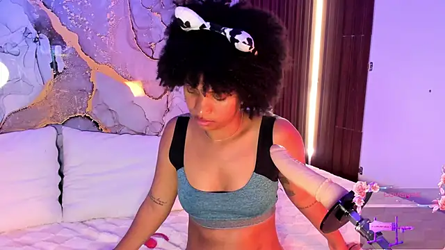 Snapshot of Lolalewis777 chatting on September 2025 10:35:02 PM Lolalewis777 online show from September 2025 10:35:02 PM