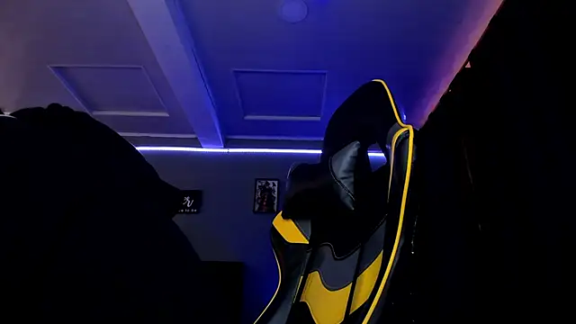 alexgiraldo   online show from September 2025 12:05:02 PM