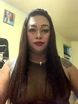 Snapshot of EmmaKantutera chatting on January 2026 06:00:02 PM EmmaKantutera online show from January 2026 06:00:02 PM