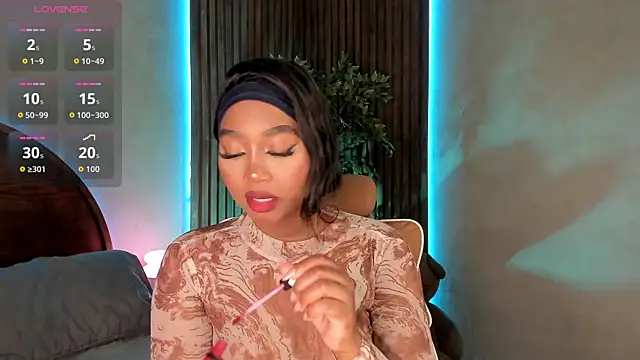 Snapshot of alisonn_moon chatting on October 2025 10:22:01 PM alisonn moon online show from October 2025 10:22:01 PM