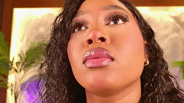 alisonn moon online show from February 2026 08:14:01 PM