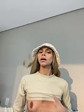 heloagreen  online show from September 2025 03:06:01 AM