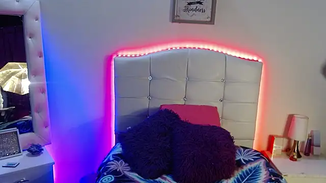 Snapshot of elapetitie chatting on October 2025 03:10:02 AM elapetitie online show from October 2025 03:10:02 AM