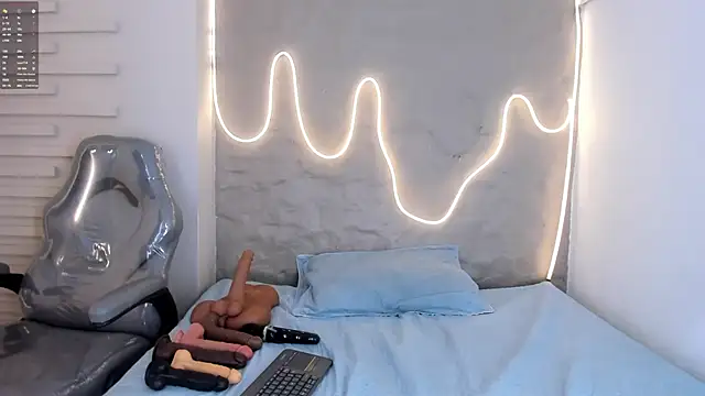 Snapshot of Monika-Ruiz chatting on March 2026 08:03:01 PM Monika-Ruiz online show from March 2026 08:03:01 PM