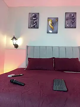 Samara Hadi  online show from February 2026 09:13:01 PM