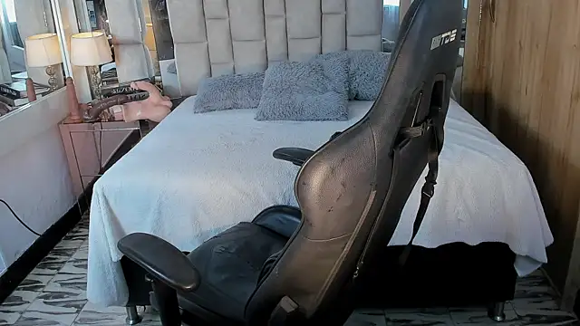 MaddyGray  online show from September 2025 07:14:02 PM